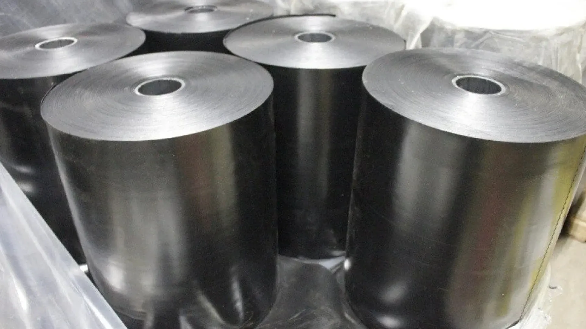 Изоляция труб, лента и пленка полимерная, мастичная труба холоднодеформированная 530 мм лента термоусаживающаяся